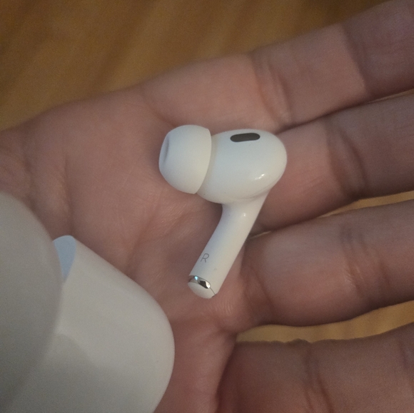 Apple AirPods Pro Wireless Earbuds - Picture 5 of 5